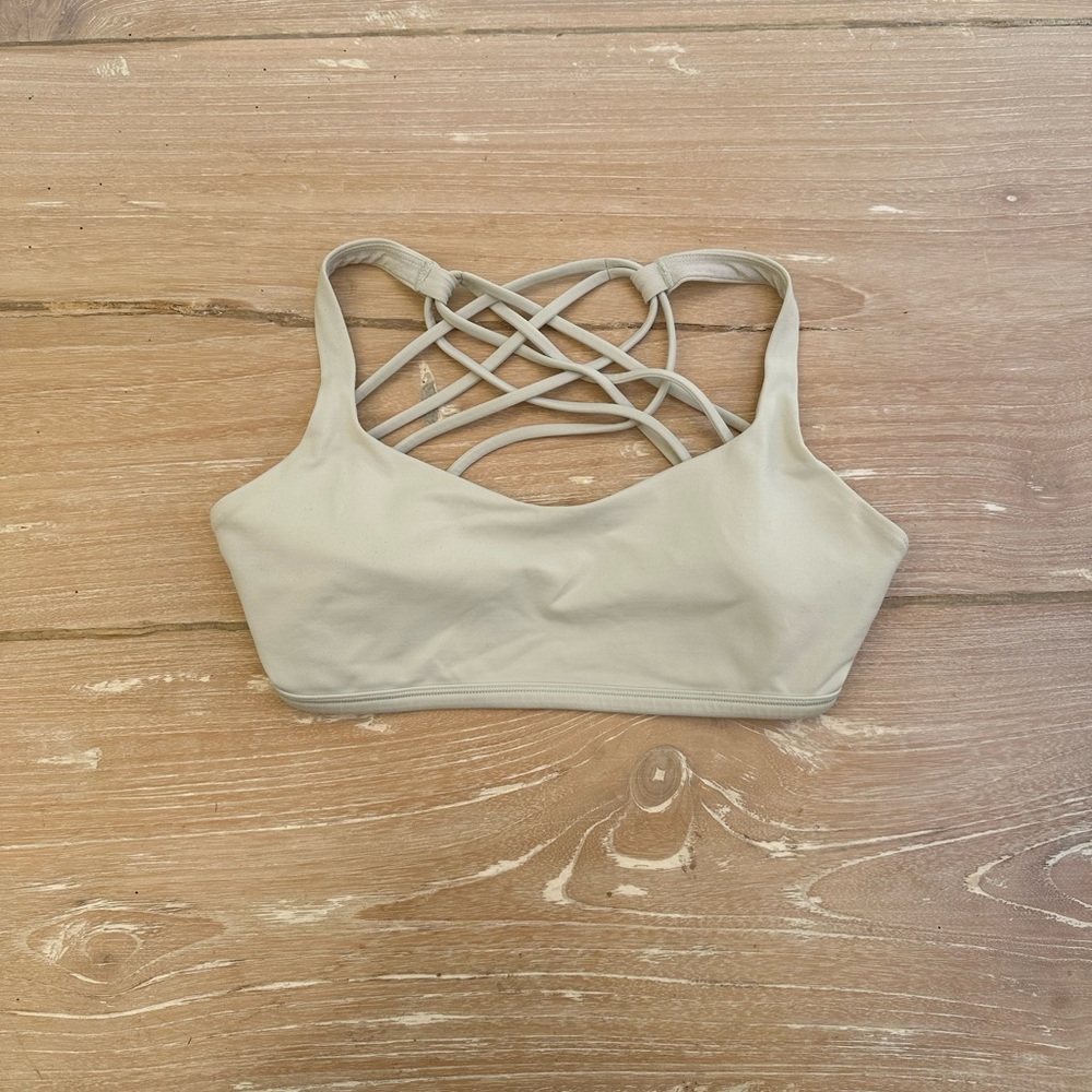 Lululemon Free to Be Bra